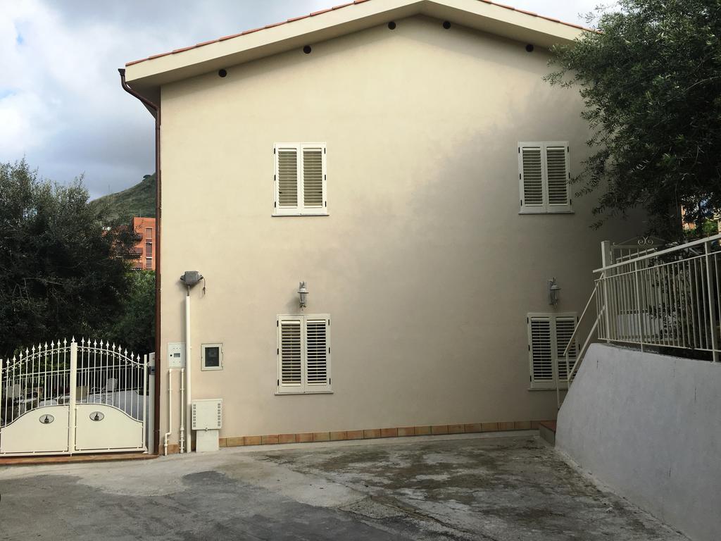 A Casa Della Nonna Bed & Breakfast Cefalu Bagian luar foto